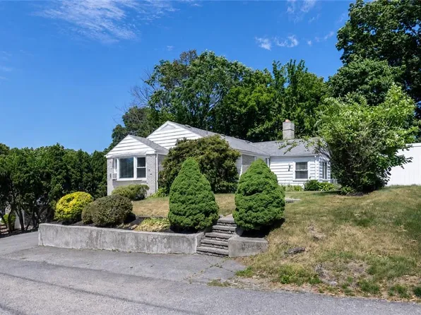59 N Williams St, Johnston, RI 02919