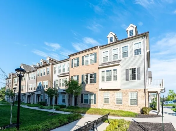 20 Gala Ct, Livingston Twp., NJ 07039