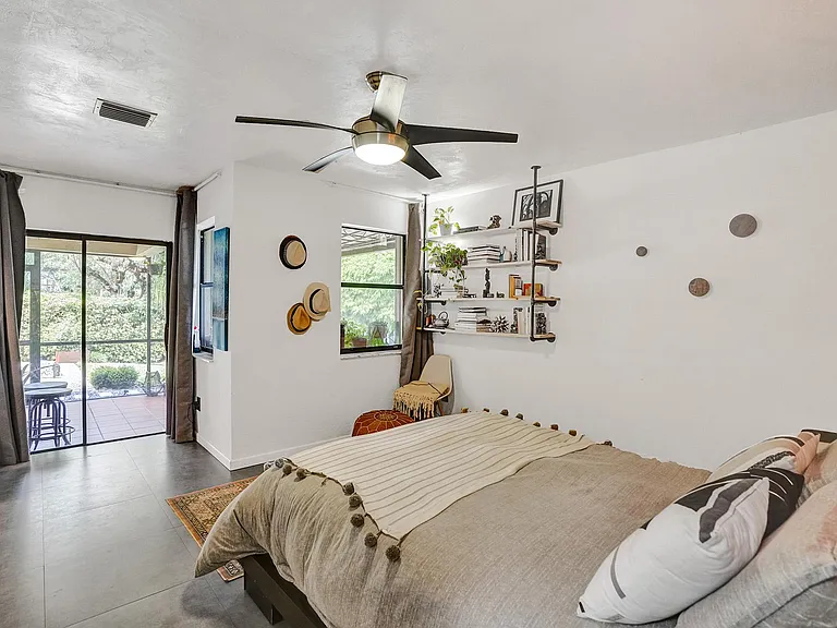 420 SW 113th Ter — Photo 17