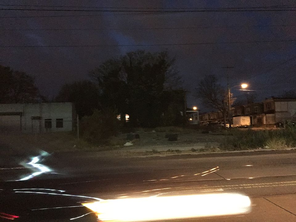 2nd image of 5625 Woodland Ave