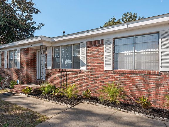 4th image of 824 Denton Blvd NW