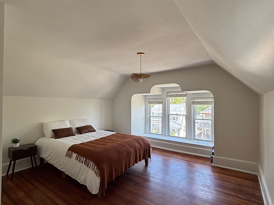 1st image of 203 Lillian Ave #1