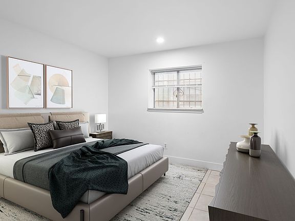 3rd image of 1023-79 W 38th St #1055