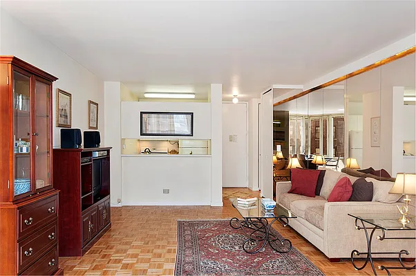 Rented by Douglas Elliman | media 10