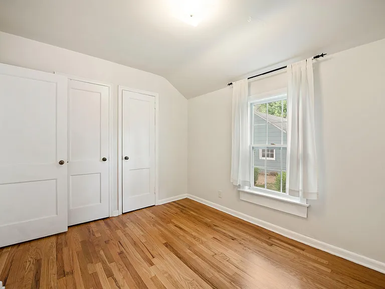 457 E Royal Forest Blvd — Photo 14