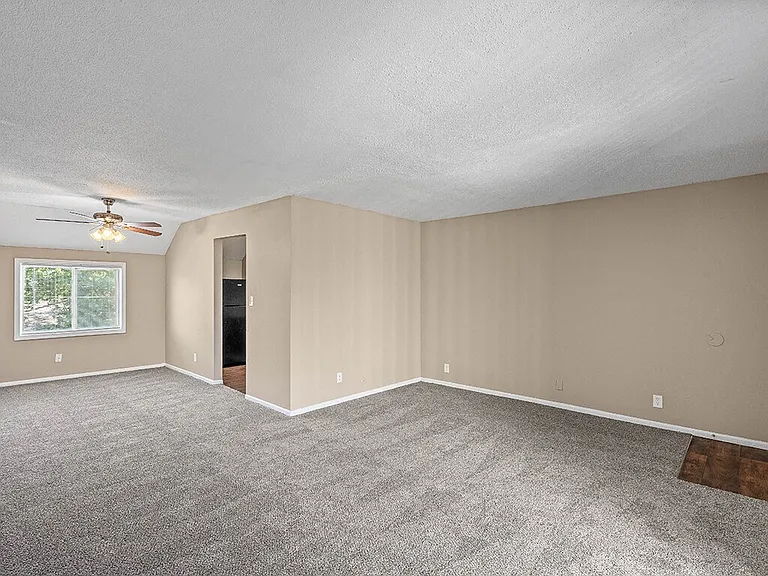 Tour our Overland Park Apartments!