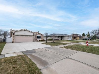 4287 Fox Hill Dr, Sterling Heights, MI, 48310