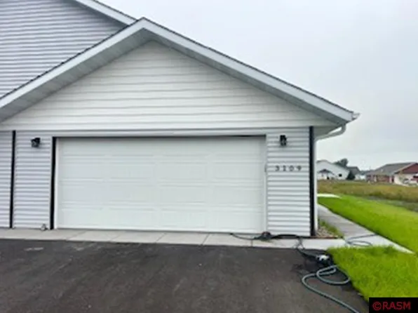 3109 Scotch Ln, Mankato, MN 56001
