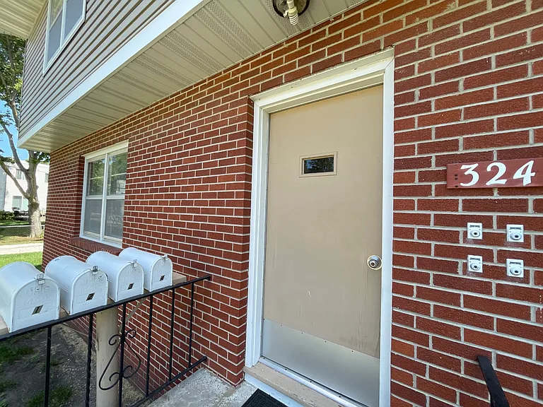 324 E 7th St #2 — Photo 14