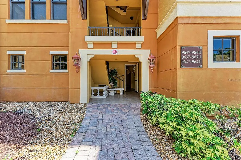3 bed, 2.0 bath, 1915 sqft, $2,500 — Photo 4