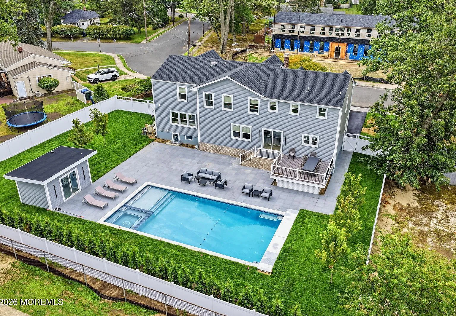 5 bed, 6.5 bath, 3092 sqft, $80,000 — Photo 3