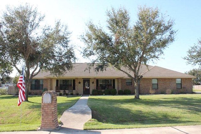 1st image of 111 Park Ln