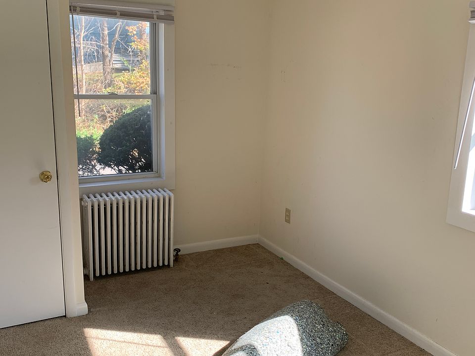 2nd image of 951 Dryden Rd #1