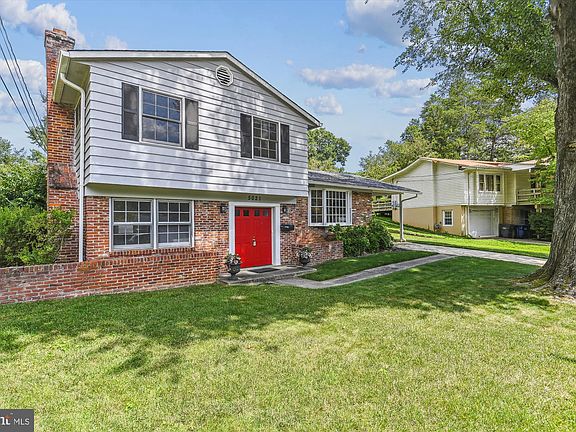 2nd image of 5021 Chanticleer Ave