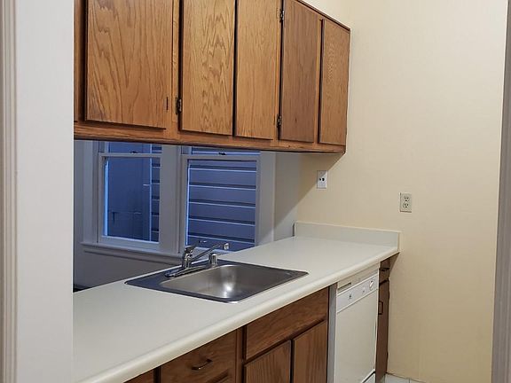 2nd image of 3055 Steiner St