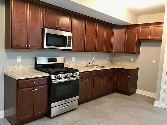 4th image of 229 Carteret St #2
