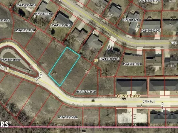 304 27th Ave S, Clear Lake, IA 50428