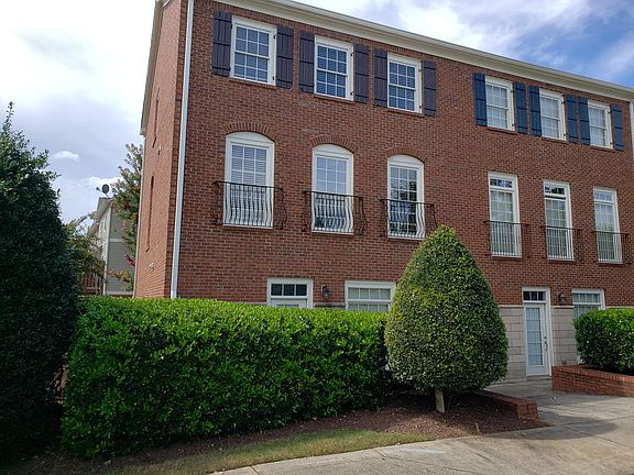 3rd image of 703 Lexington Vlg
