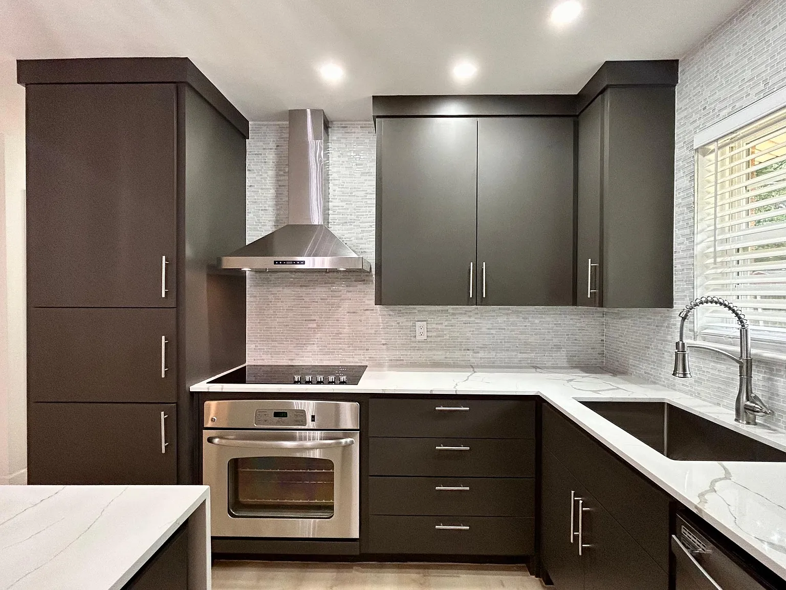 2802 Stanford Dr — Photo 3