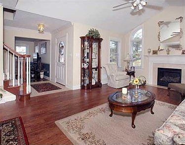 2nd image of 5043 Whispering Pines Ln