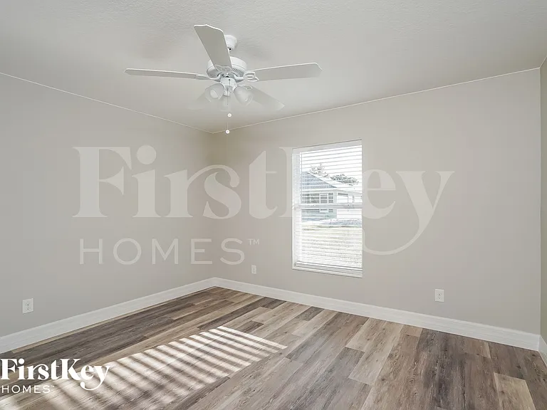 5298 Murphy St — Photo 12