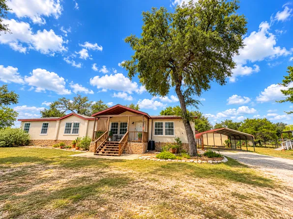 357 Dallas St, Bandera, TX 78003