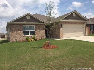 14715 S Hickory Pl, Glenpool, OK 74033