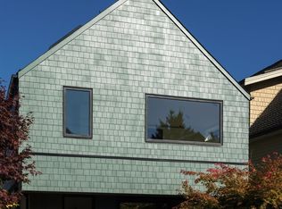 141 E 22nd Ave #1, Vancouver, BC V5V1T5
