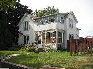 2nd image of 123 8th Ave N