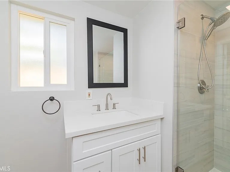 3202 Montana Ave — Photo 24