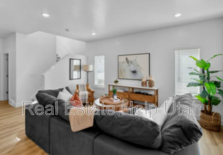 285 W 1150 N — Photo 4