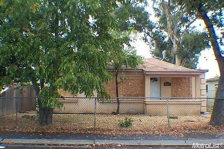 1st image of 1032 Sullivan Ave