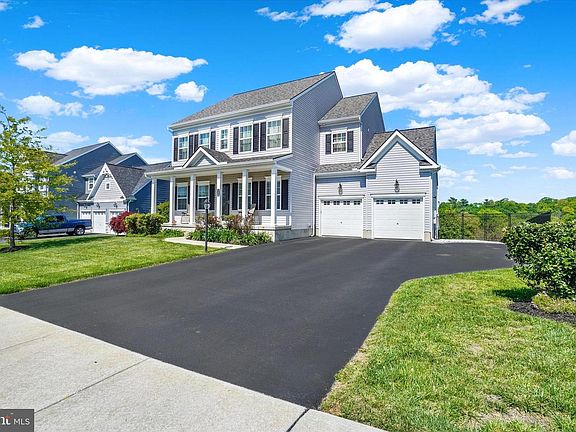 5th image of 100 Hollyhock Dr