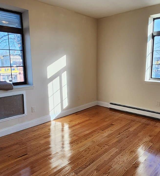 1st image of 4012 Bronxwood Ave #4