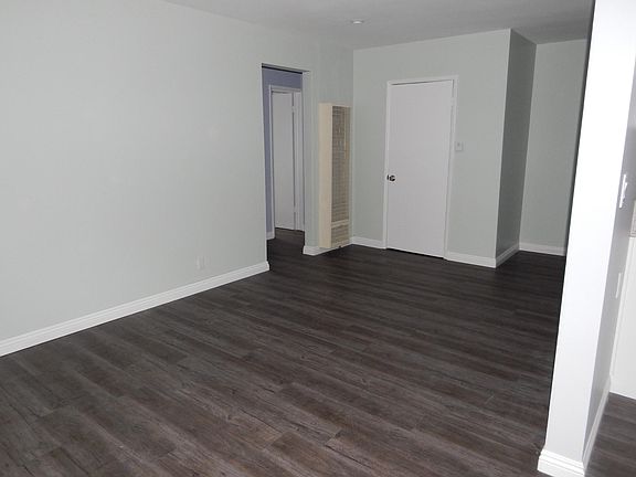 5th image of 215 E Colorado Blvd APT 1
