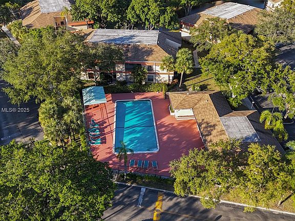 2nd image of 4133 Carambola Cir S #G203