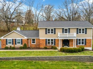 1935 Sturfield Ln, Saint Louis, MO 63131