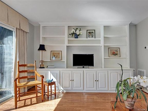 4th image of 403 W Hamilton St #D