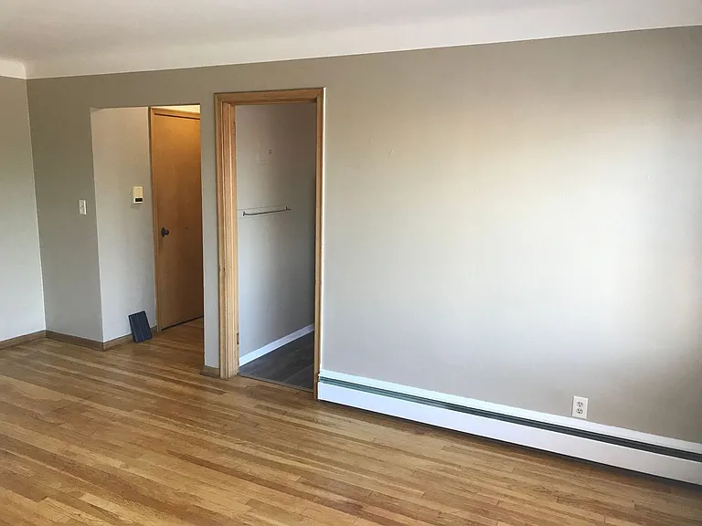 1573 Hartford Ave — Photo 26