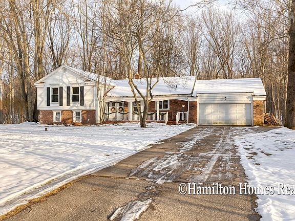 2nd image of 905 Geneva Dr