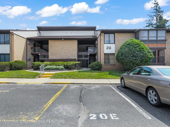 20 Pine Cluster Circle #E, Englishtown, NJ 07726