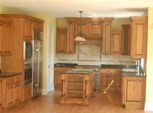 691 S Fairview Ave, Elmhurst, IL 60126