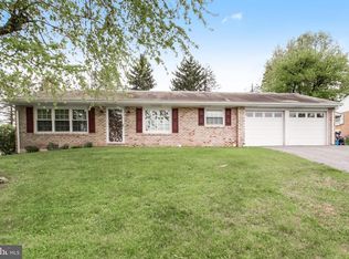 207 Bunting Dr, York, PA 17403