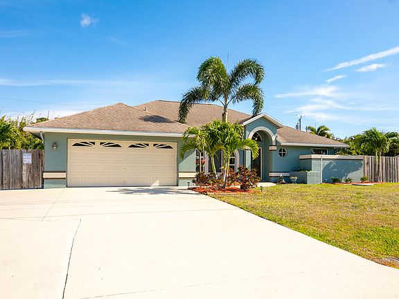 4th image of 1063 SW Alcantarra Boulevard
