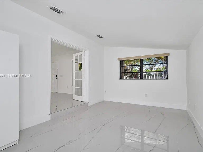 230 Cranwood Dr — Photo 13