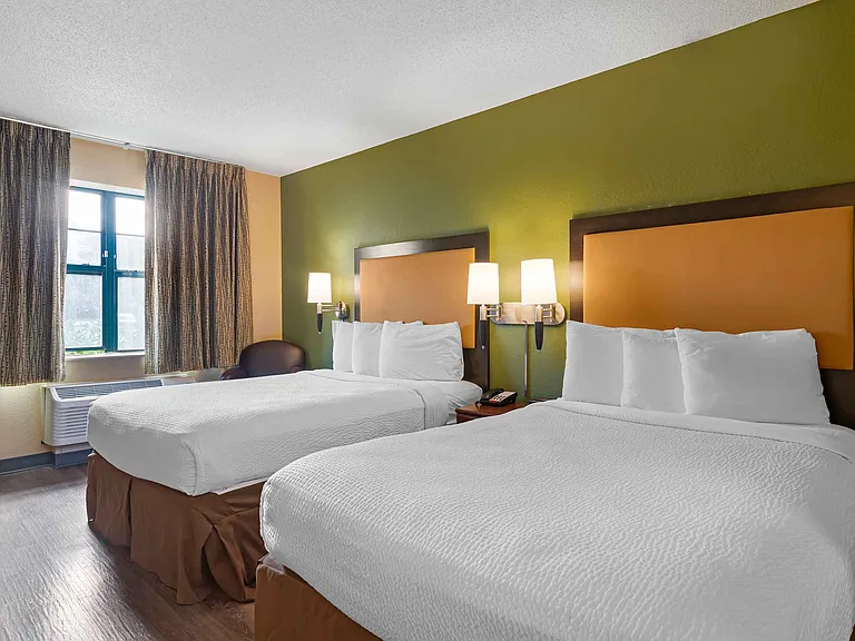 Studio Suite - 2 Full Beds