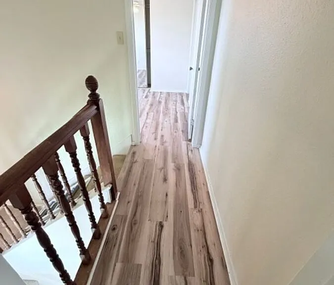 1202 Royal Crest Dr — Photo 29