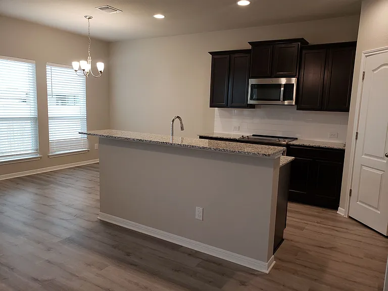4721 Highmont Dr — Photo 7
