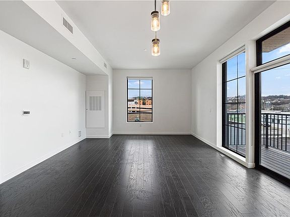 4th image of 2635 Penn Ave #301
