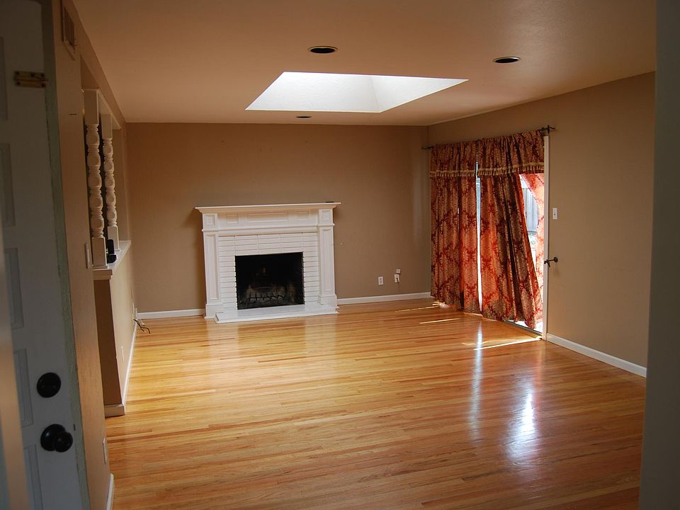 1st image of 3005 Vistamont Dr #3005